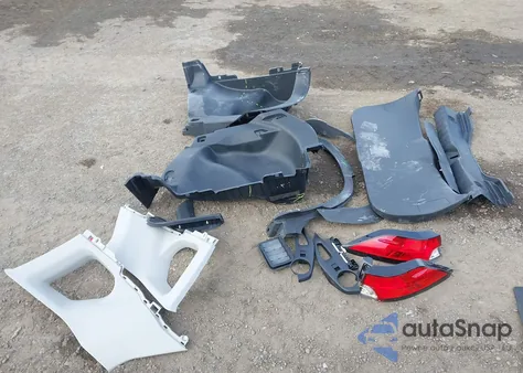 2025 Toyota Corolla Cross Le из США, поврежденный, VIN 7MUCAABG2SV145251